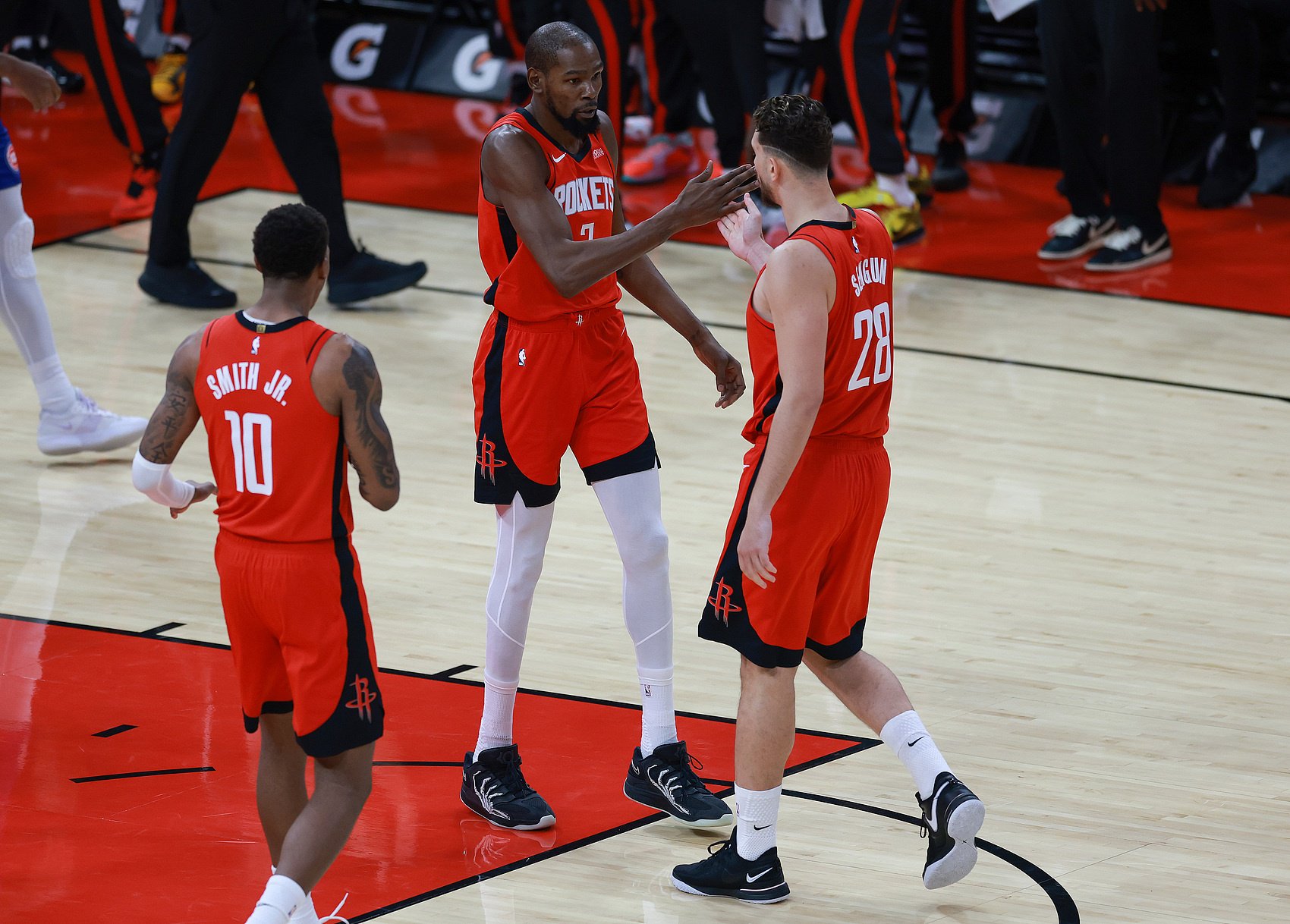 昔日顶级防守荡然无存&替补得分联盟倒数！火箭引援补强迫在眉睫