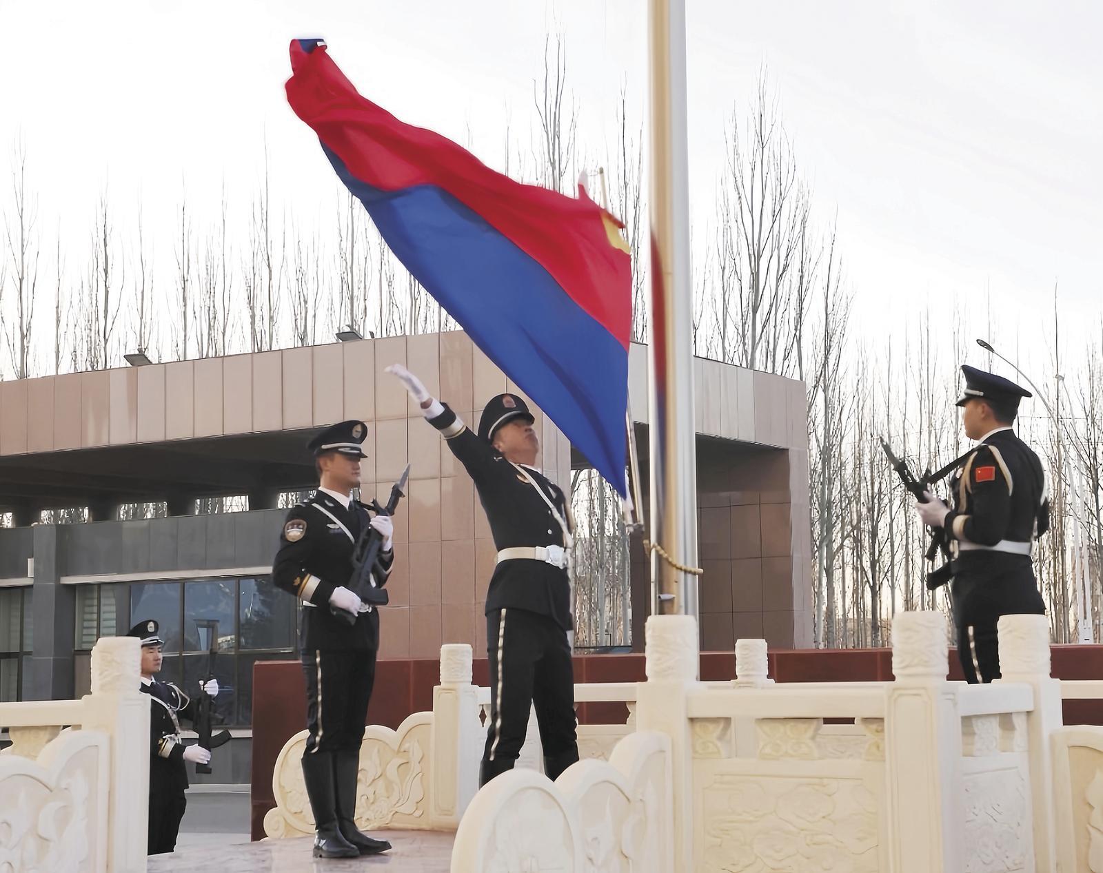 海西州公安局升旗仪式。通讯员 王鹏 摄