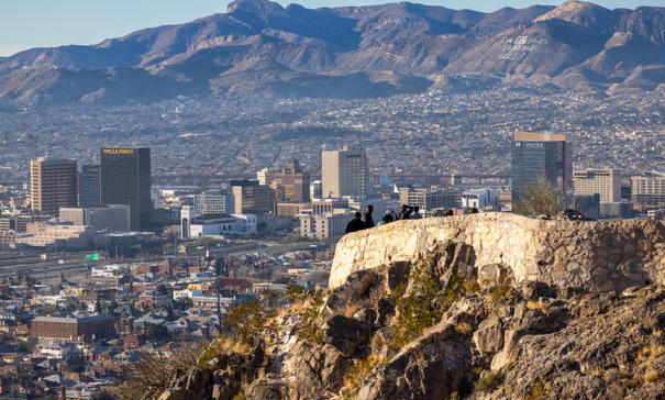 美国得州埃尔帕索市主水管破裂 超10万居民严重缺水