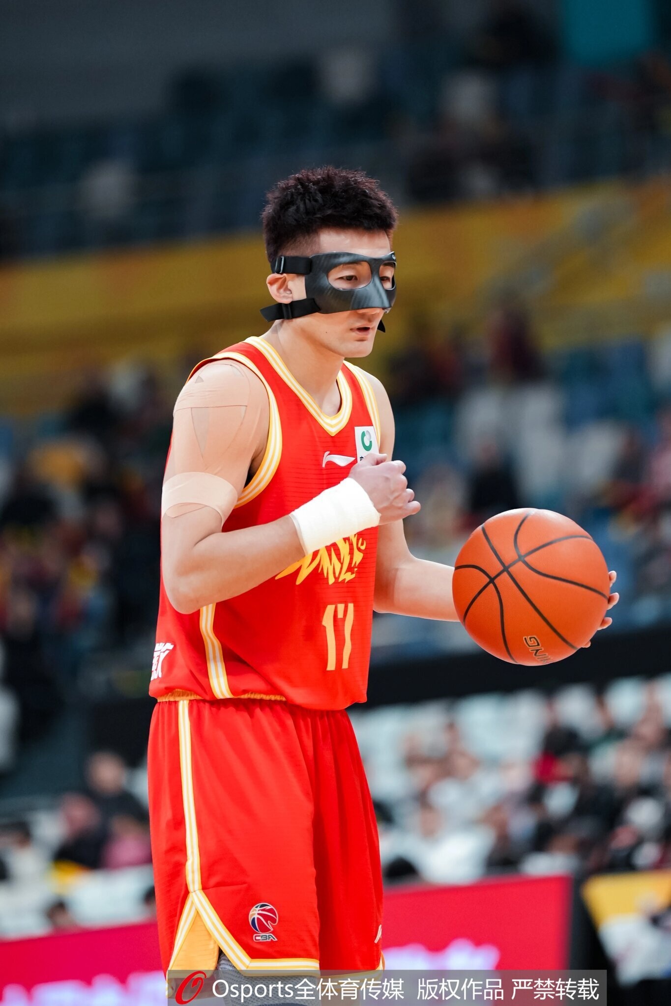 化身得分手！孙铭徽15中6&罚球7中6得到19分 防守在线贡献3抢断