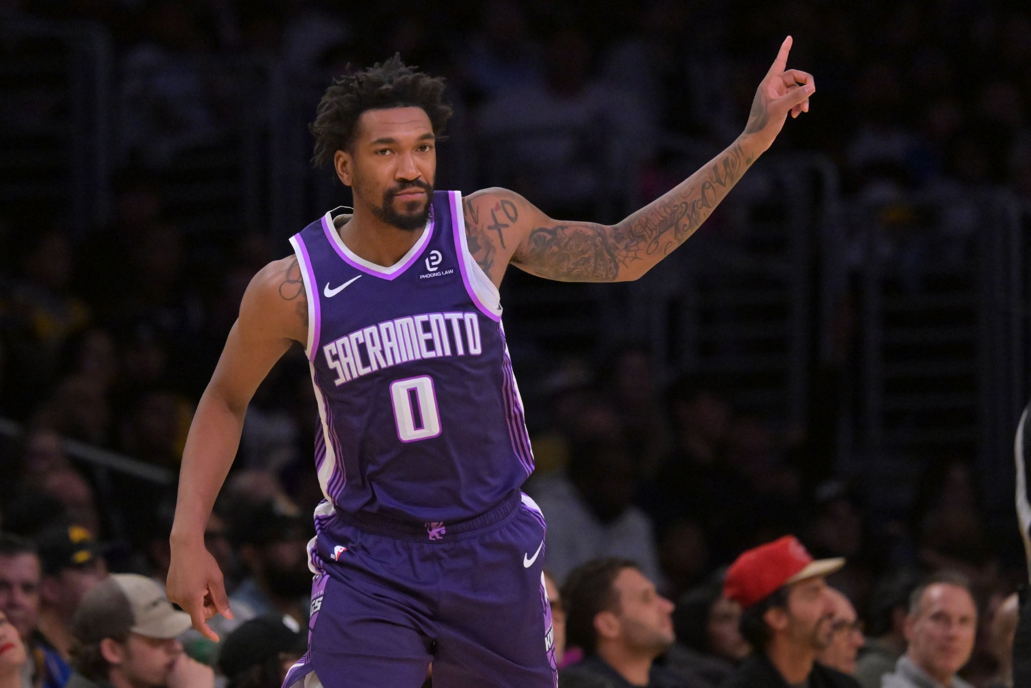 昨天杀的火箭！蒙克第二节7中6爆砍18分2助 三分6中5