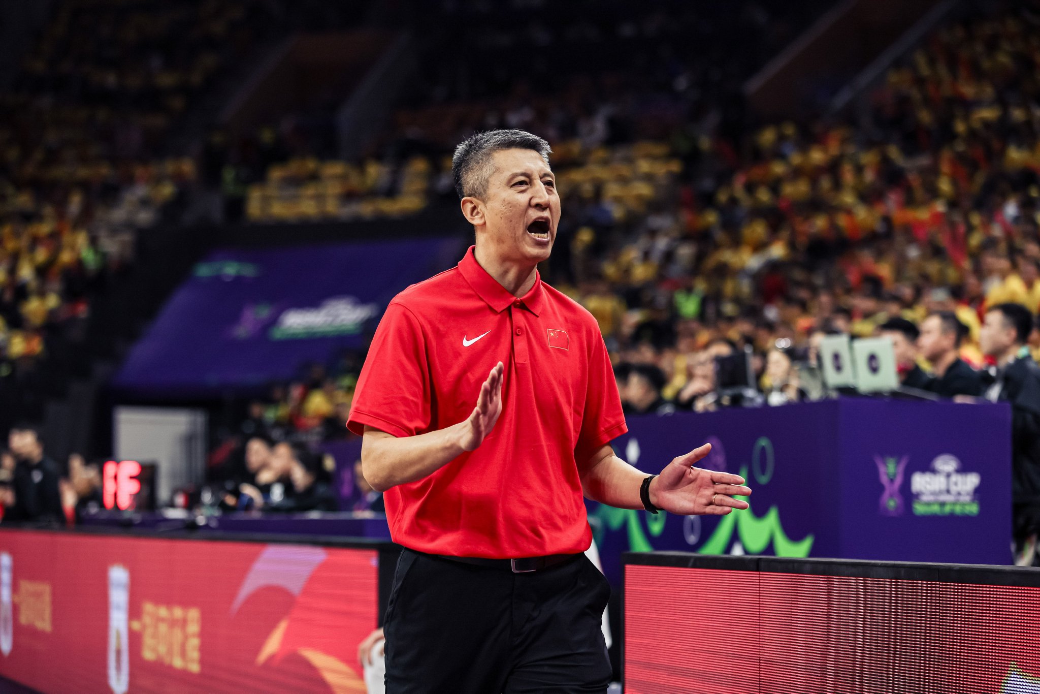 媒体人：中国男篮主帅郭士强今晚将带领教练团队观战辽宁VS青岛