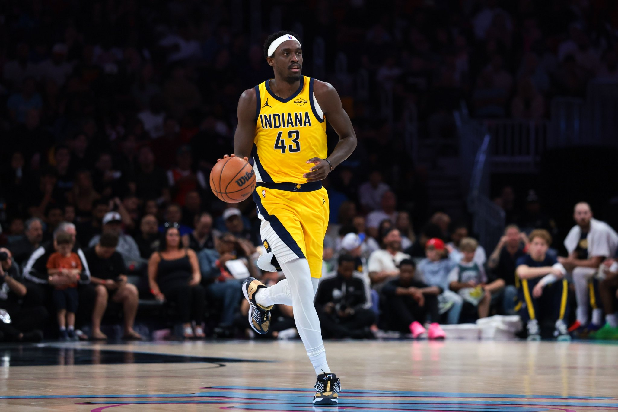 卡莱尔：西亚卡姆准绝杀处理太有纪律性了 他的表现足以进全明星