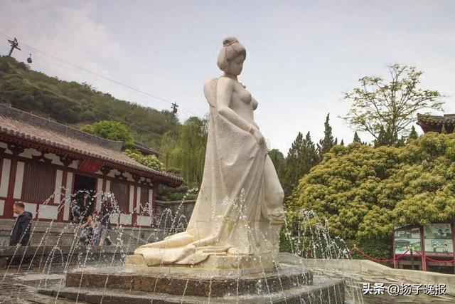 华清池贵妃裸体出浴雕像被指“不雅观”，景区称1991年就已安放，西安文旅回应