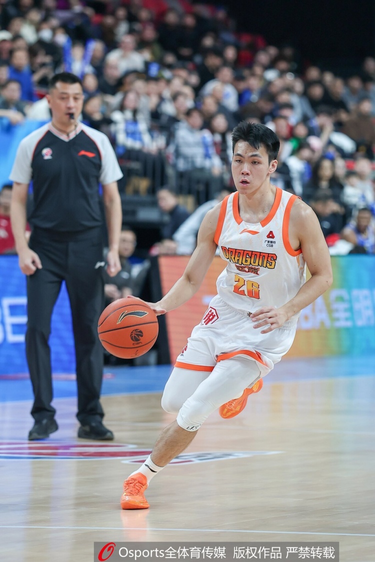 媒体人：庞峥麟像精密运转的发动机 这场比赛他证明自己的实力