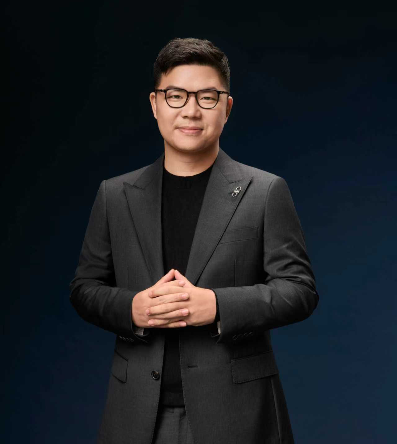 官宣！赵长江加盟智界汽车，放言鸿蒙智行首款MPV“三年内无对手”，V9要冲击50万元级高端市场