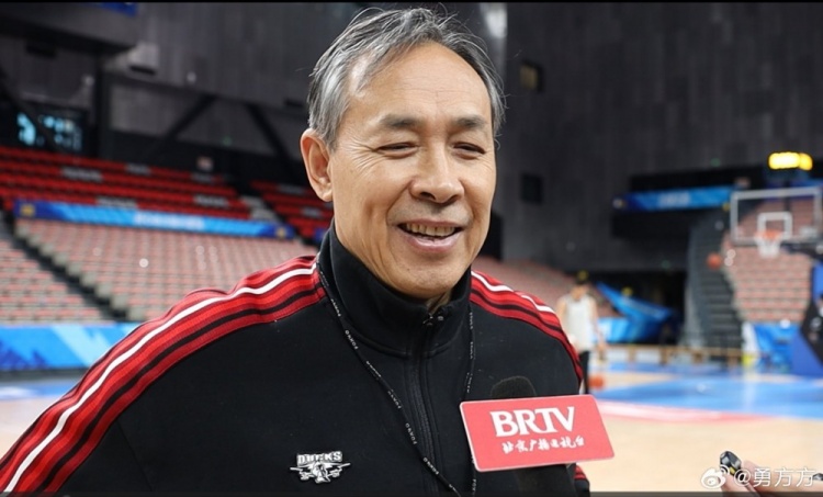 上场赛后暴怒！京媒：许利民心情好些了 训练结束表扬了全队