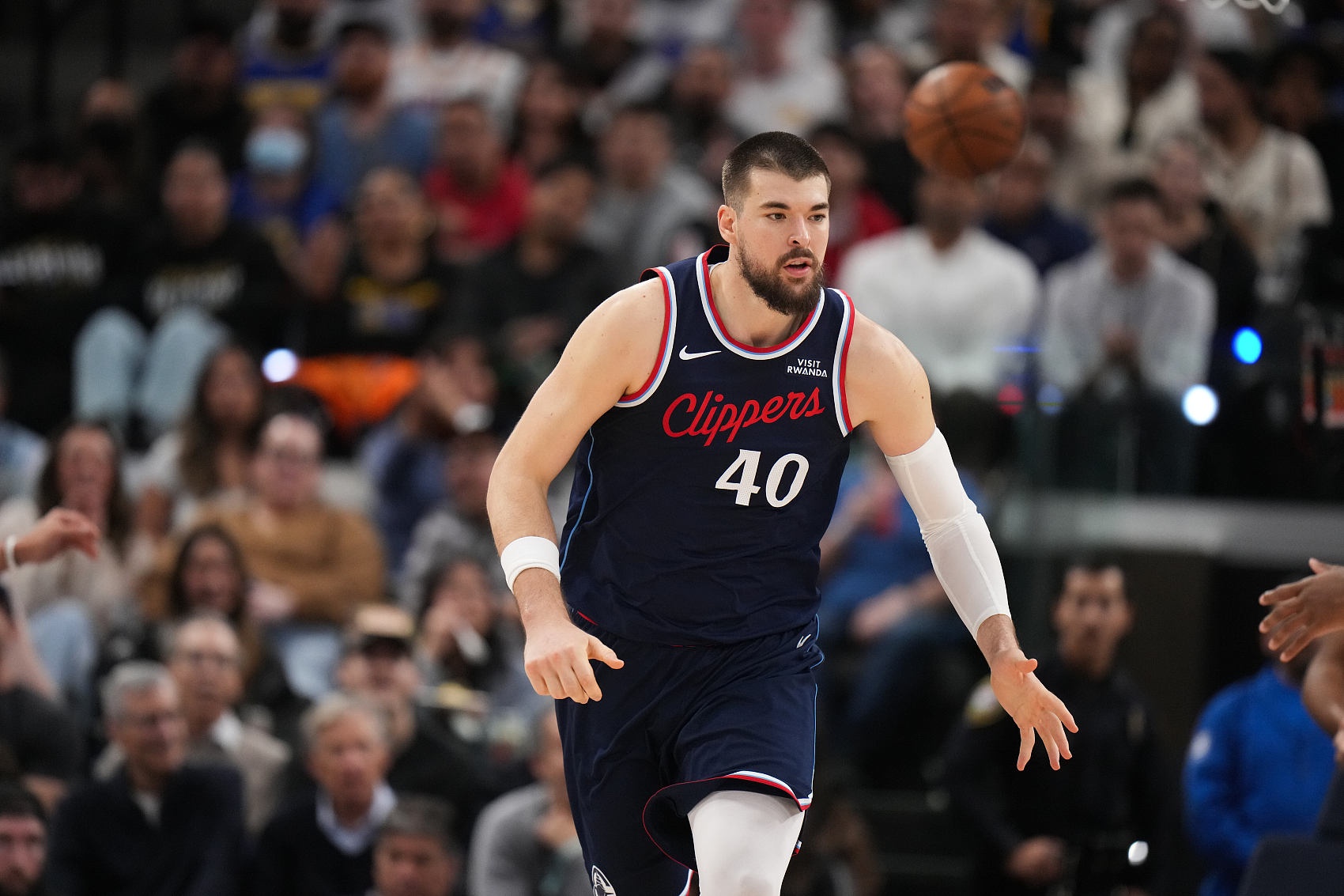 祖巴茨快船生涯出场数来到504场 追平格里芬 并列队史第6