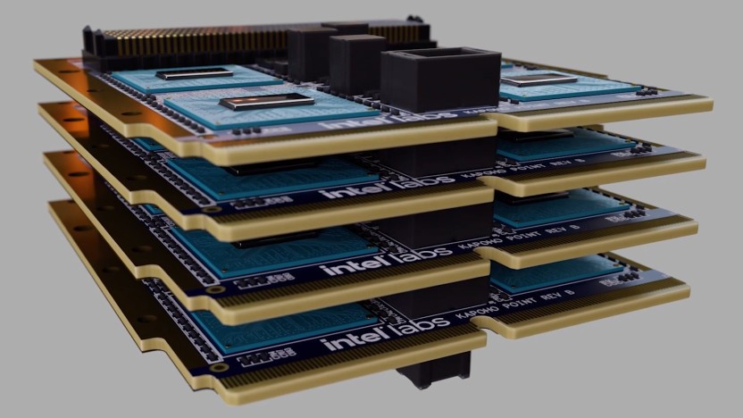 每张卡包含八个英特尔 Loihi-2 芯片，可以堆叠起来。图源：英特尔