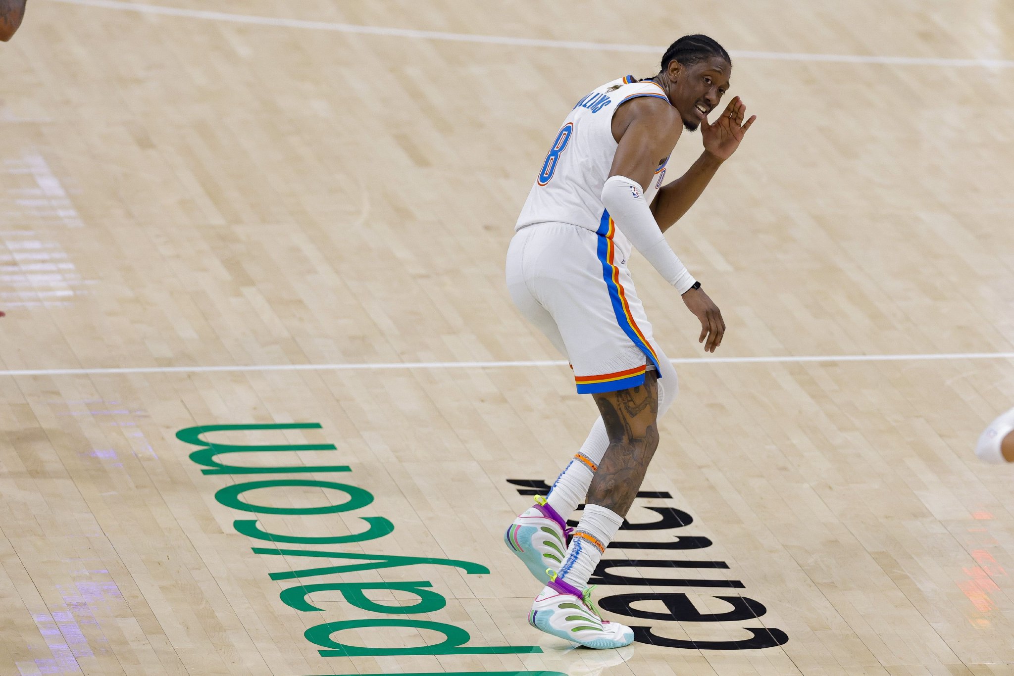 杰伦威：过去三场我们转移球做得很棒 只要球动起来就会充满能量