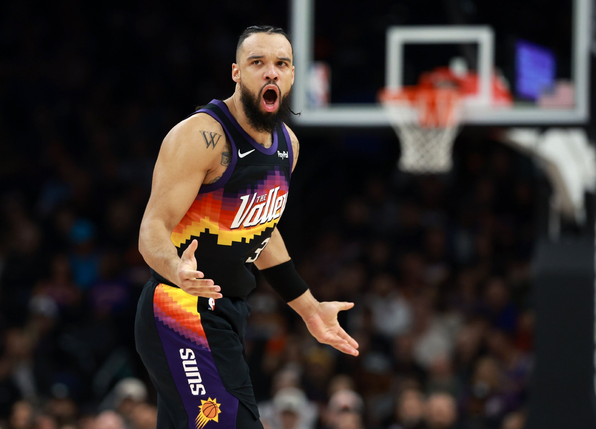 上头啊！狄龙24中11&三分10中1拿到25分 技犯+关键恶犯葬送比赛