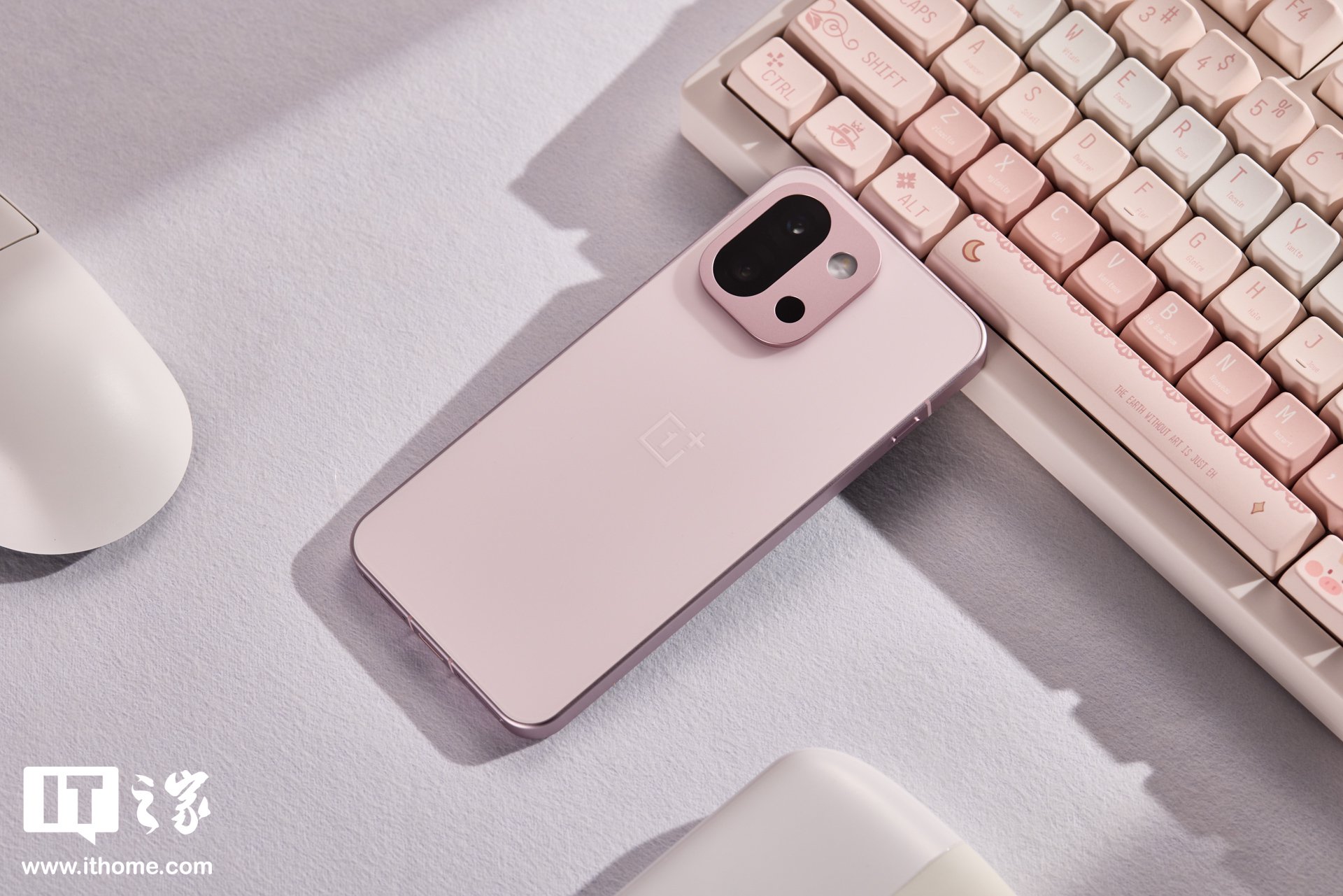 ▲ IT之家实拍：一加 13T