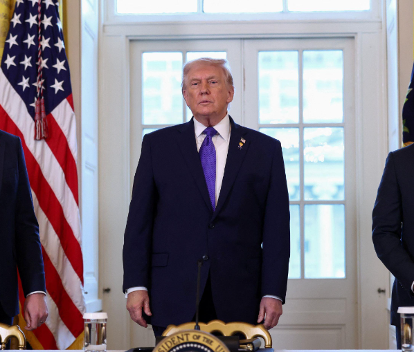 对委发动军事行动后 特朗普首次与委内瑞拉代总统通话