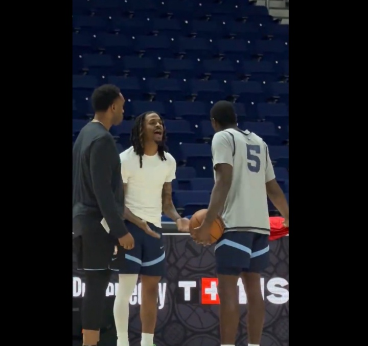 莫兰特训练中和队友激烈沟通 上升至争吵 两人最终不欢而散