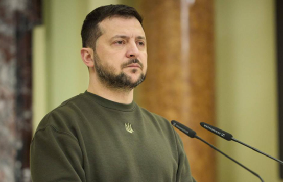 特朗普称“阻挠达成俄乌和平协议的人是泽连斯基”，泽连斯基表态