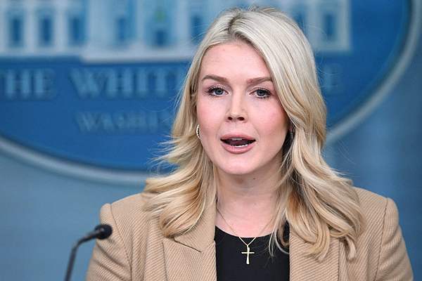 白宫称特朗普及其团队正密切关注伊朗局势