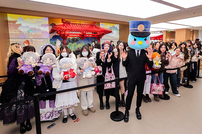 OPPO西安旗舰店开业当天现场