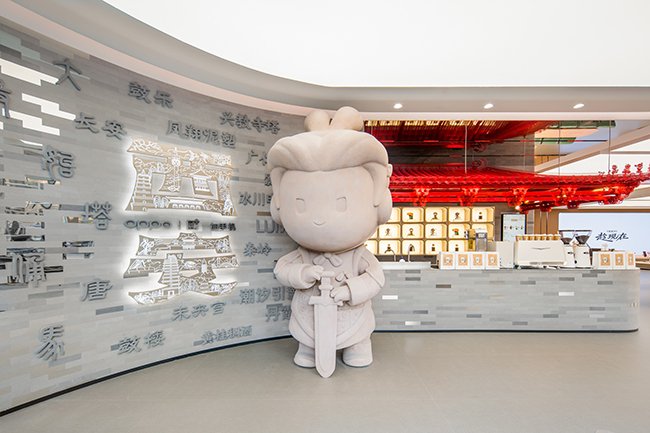 OPPO西安旗舰店一角的兵马俑小欧