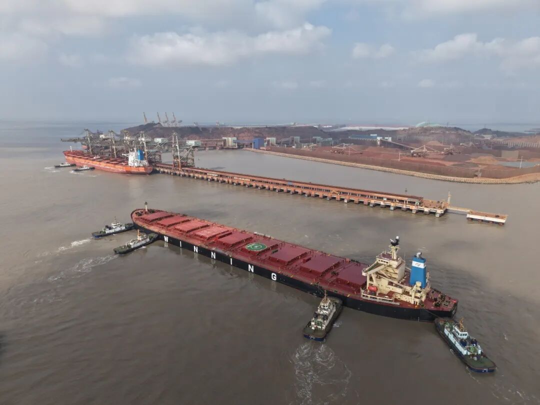 刚刚！西芒杜首船铁矿，抵达中国港口！