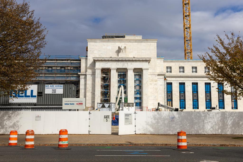 　　这是2025年10月29日在美国首都华盛顿拍摄的美国联邦储备委员会大楼外景。新华社记者胡友松摄