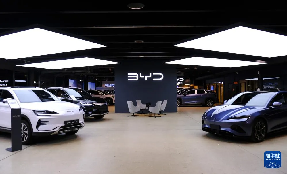 位于挪威首都奥斯陆的比亚迪经销商门店。图源：新华社