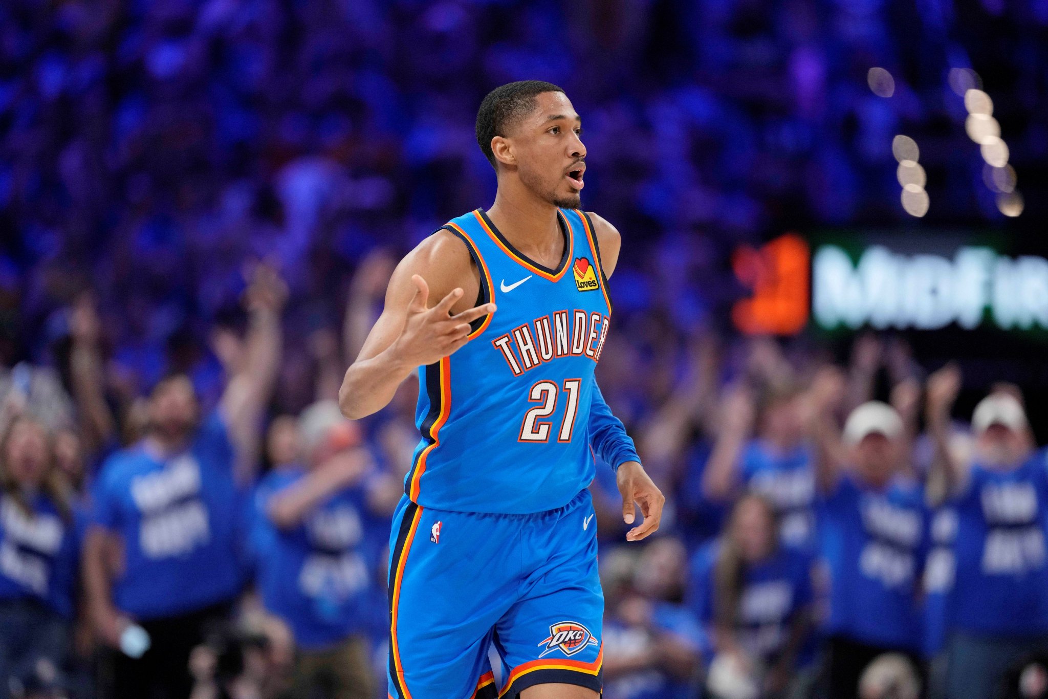 杰伦威受伤！雷霆维金斯：我们必须继续前进 关键回合处理得不好