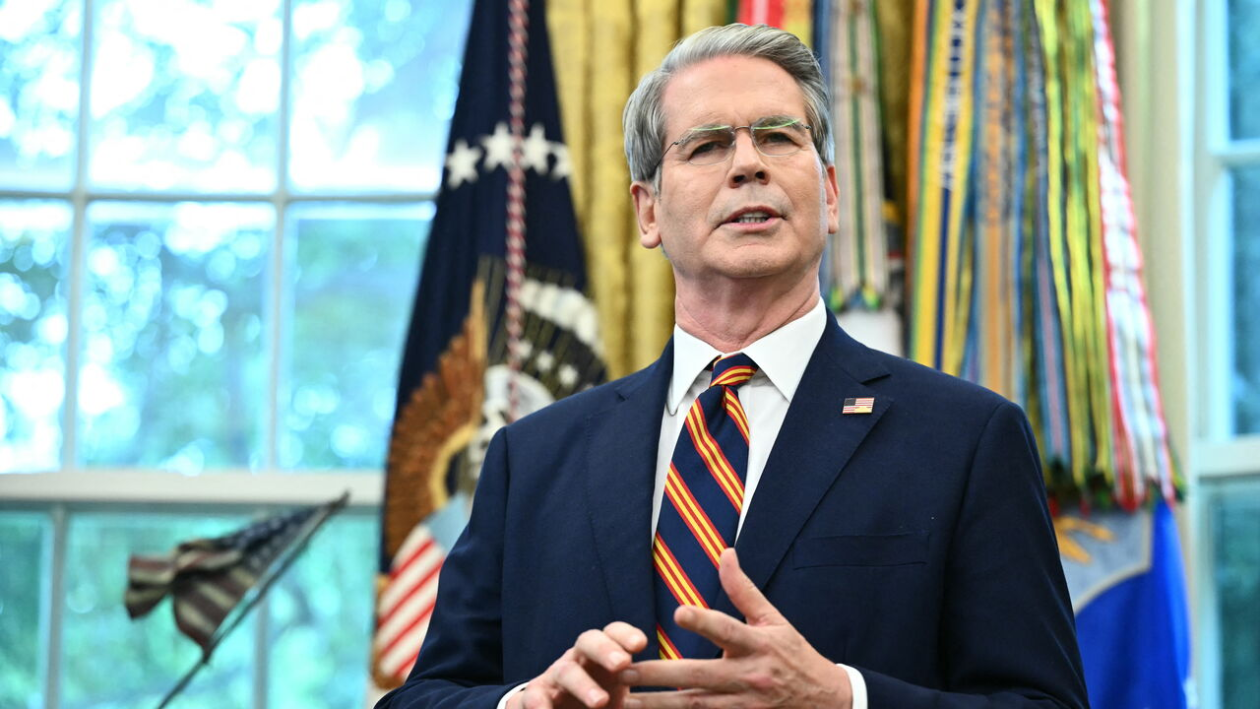 贝森特回应美国对欧洲8国加征关税：因为欧洲“软弱”，美国必须接管格陵兰岛