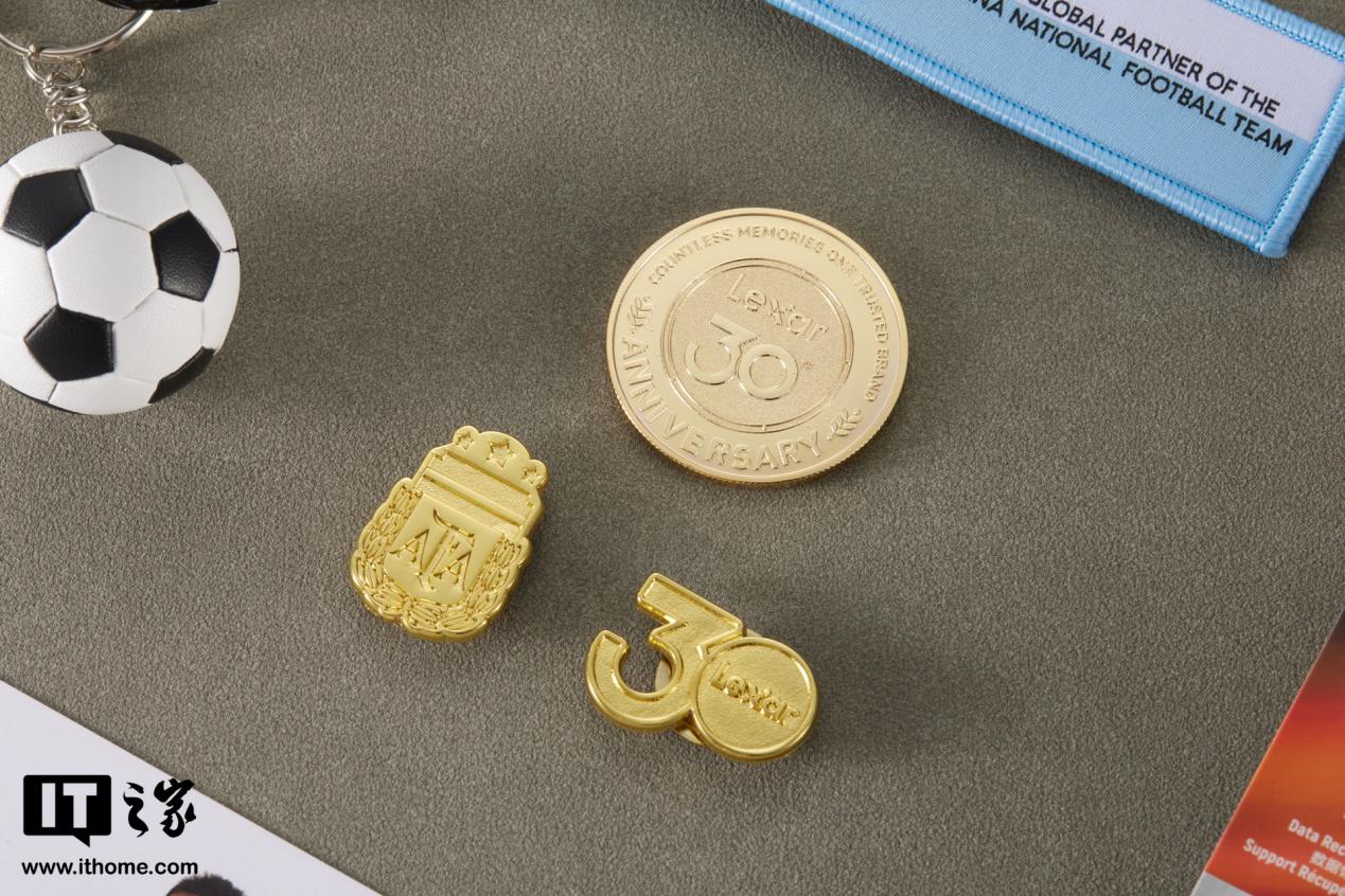 京东雷克沙 Air 小轻块 1TB Type-c USB3.2 移动固态硬盘699 元直达链接