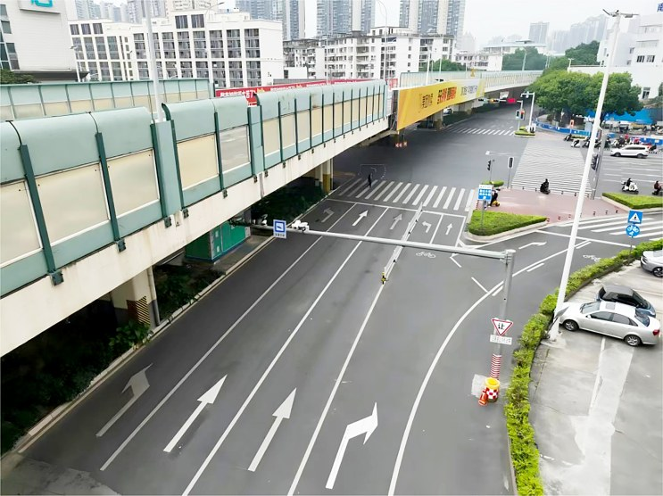     改造后，星光大道与云举路交叉口东进口通行状况明显改善。