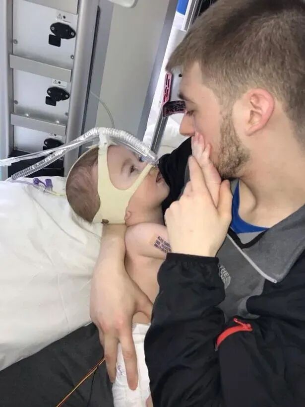 什么可以代替呼吸机当法律代替父母做了决定， 那个23个月大的婴儿被医生拔掉了呼吸机_https://www.jmylbn.com_新闻资讯_第4张