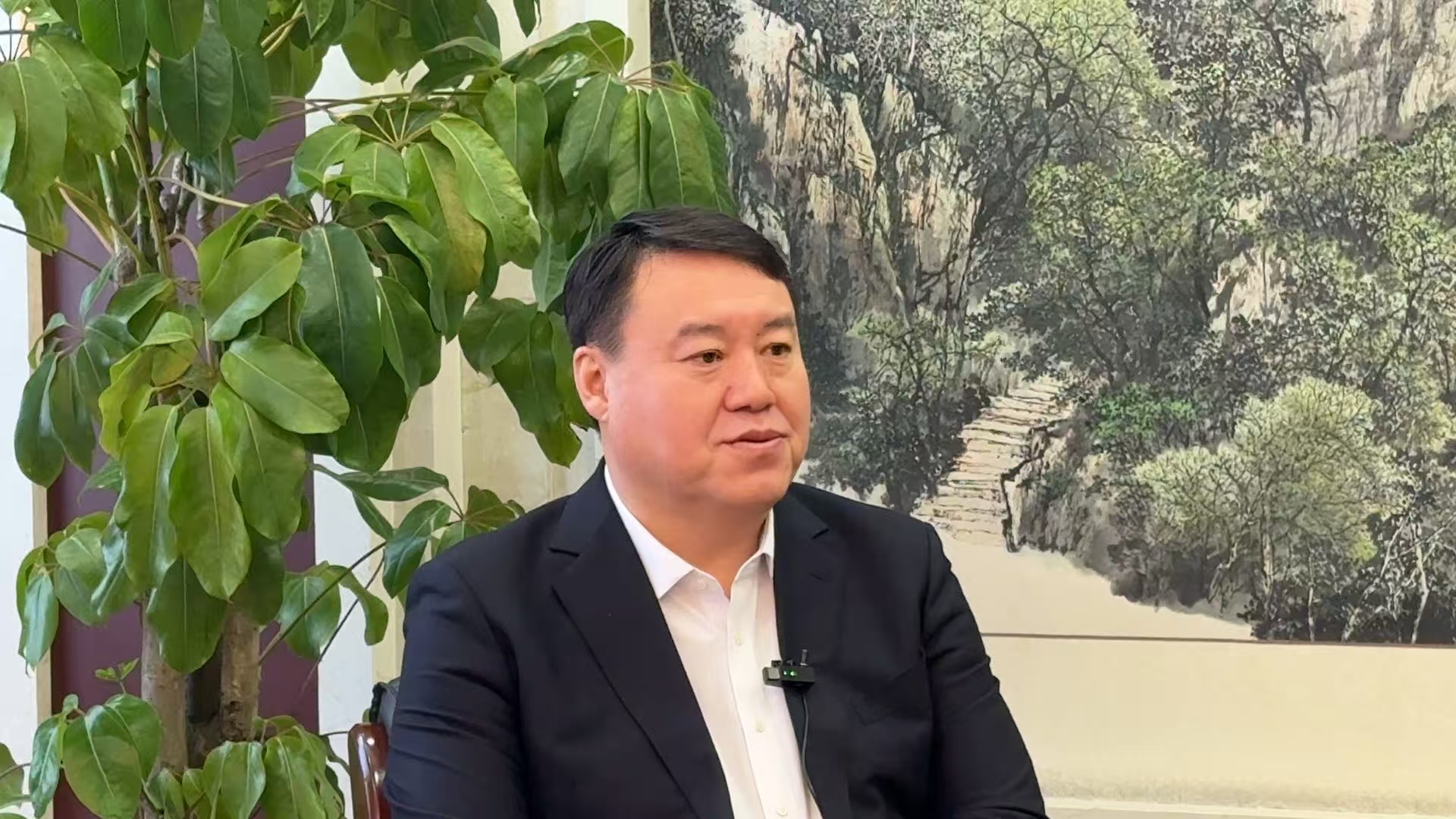 近日,辽源市委副书记,市长高飞接受专访,详解辽源聚焦三大领域务实