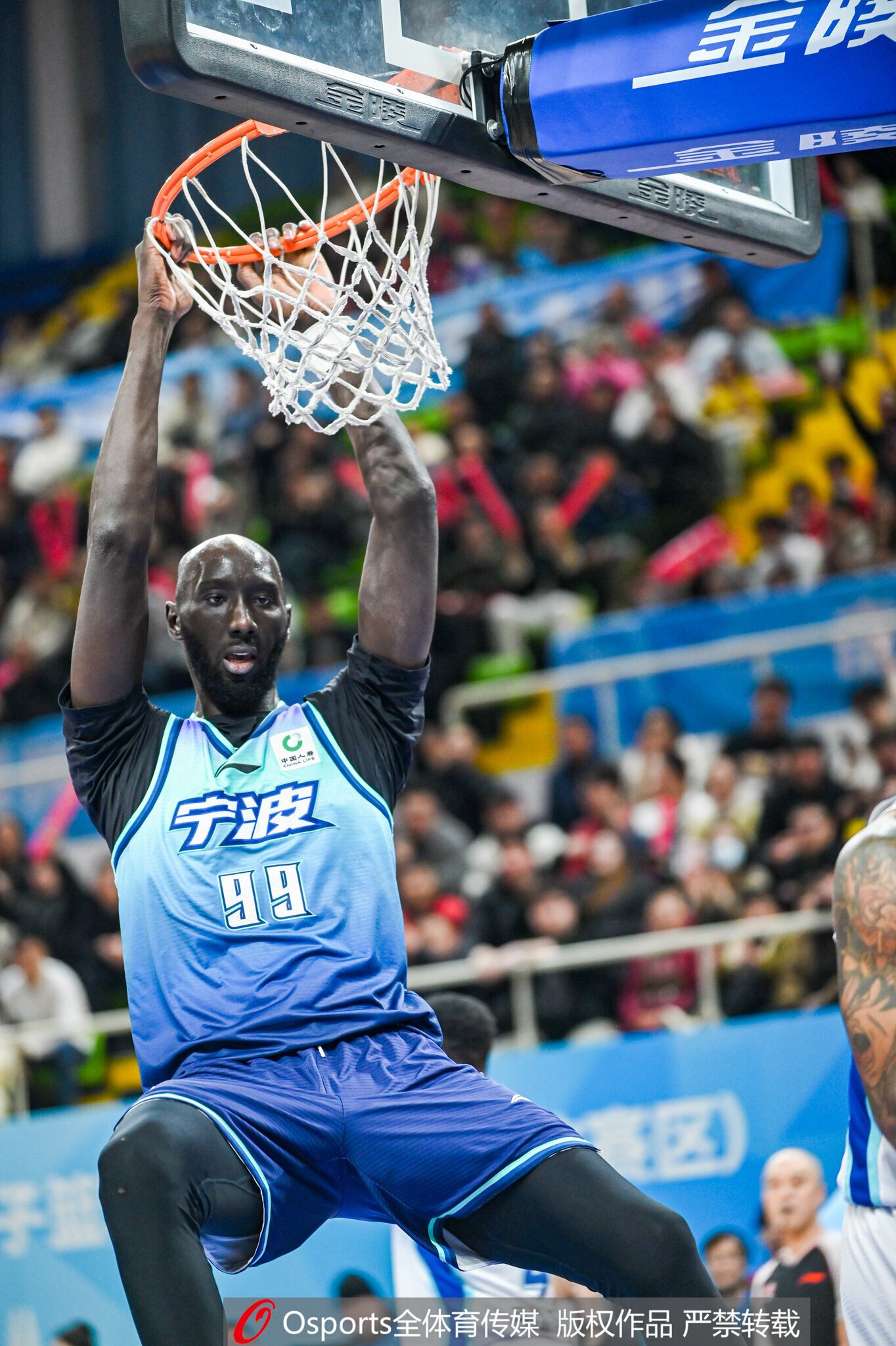 高度压制！法尔6中6贡献18分10板 罚球9中6