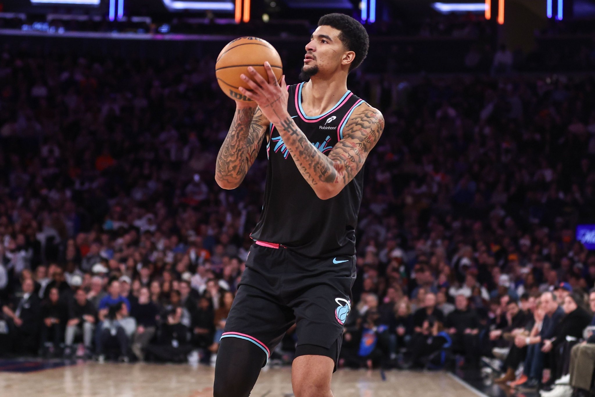 韦尔右腿腿筋紧张明天对阵开拓者出战成疑 希罗养伤缺席