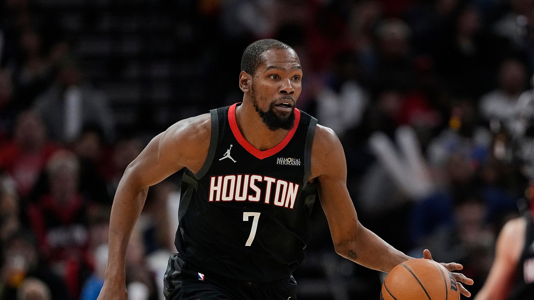 5失误太多！杜兰特半场7中5拿到16分 正负值-13最低