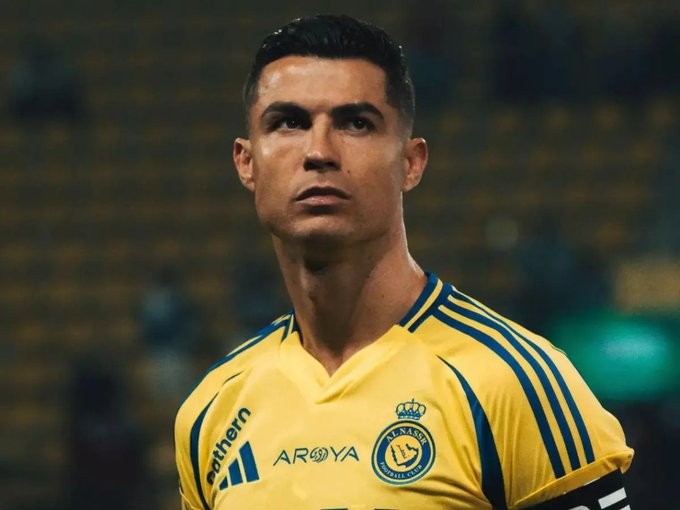 记者：C罗预计明年夏天离开利雅得胜利，不排除就此退役