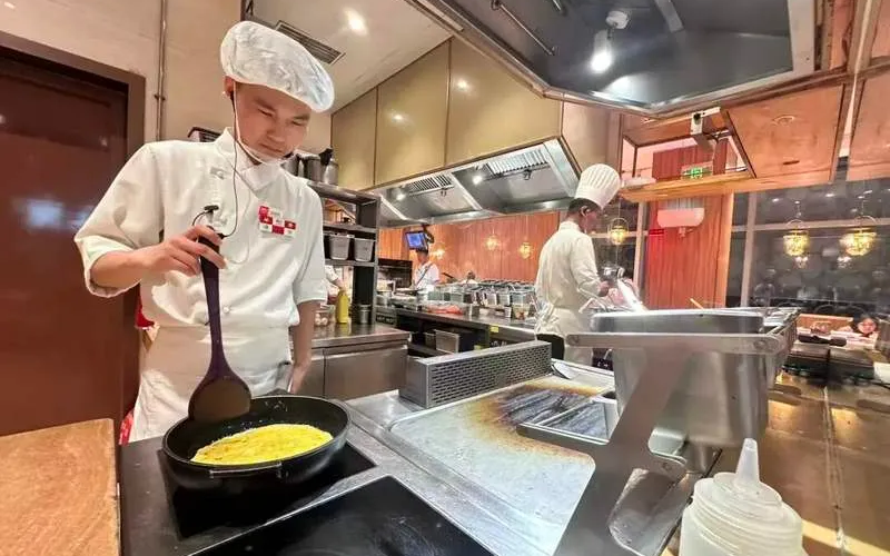 ▲多部门起草了《食品安全国家标准预制菜》《预制菜术语和分类》草案，将于近日向社会公开征求意见。图/新京报记者 王萍 摄