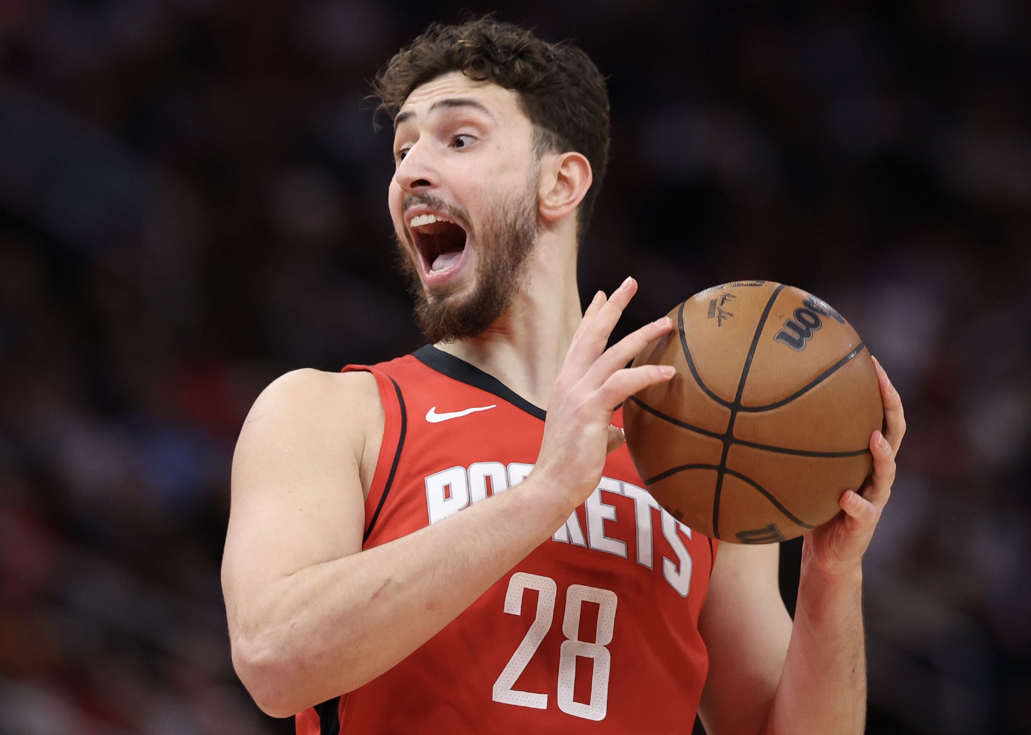 攻防都得好好调整！申京半场出战15分钟 7中3拿到9分2助