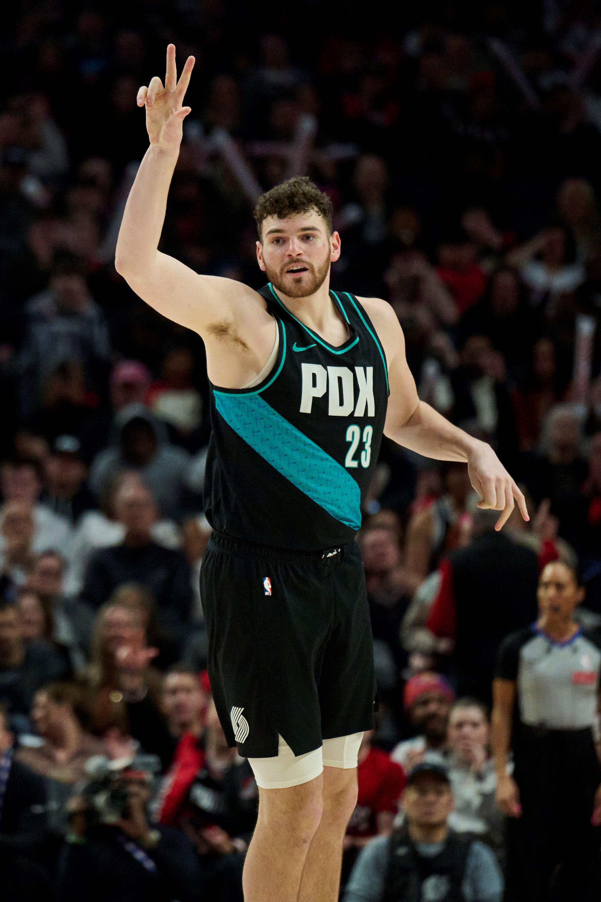 三分命中率31.4%！美记：克林根未来可能成长为一名三分中锋！