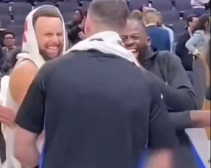 挤不进的圈别硬挤！库追汤大笑热聊 波杰姆强行尬聊试图融入