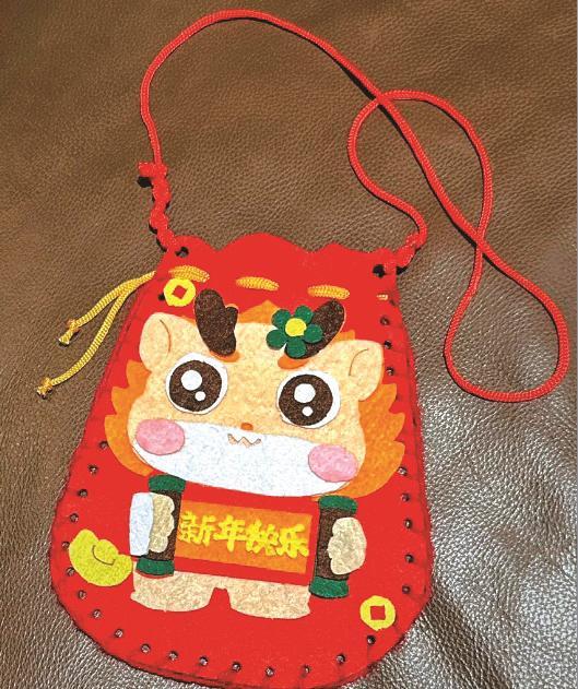 　N上外秀洲外国语学校205班 弋卉儿　指导老师 李老师