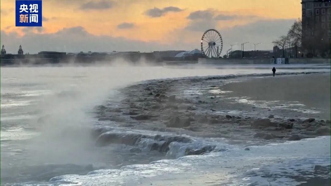 超市货架遭抢空！上万架次航班取消！美国22个州进入紧急状态，中领馆提醒