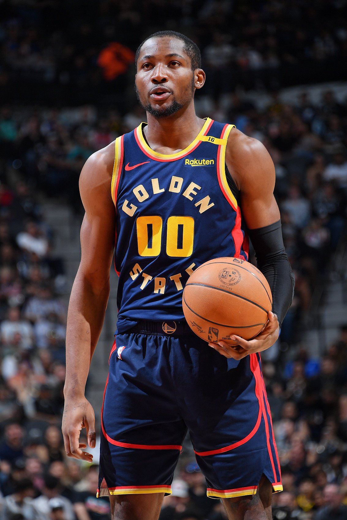 美记：鹈鹕无意库明加 目前他潜在下家包括湖人&国王&独行侠&老鹰