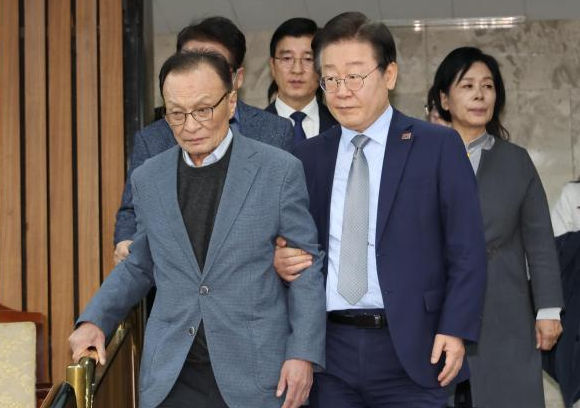 被视作李在明重要“政治导师”，韩国前总理李海瓒在越南逝世