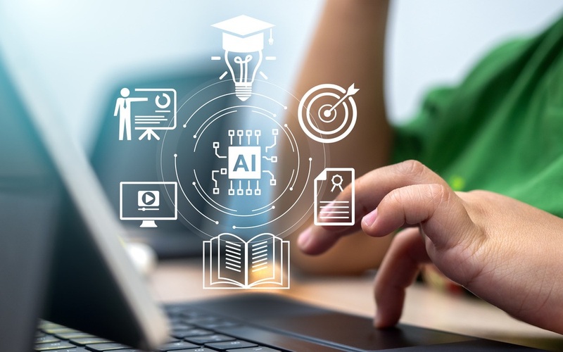 ▲我国未成年网民规模已突破1.96亿，如何抵御“数字泔水”成为重要课题。图/IC photo