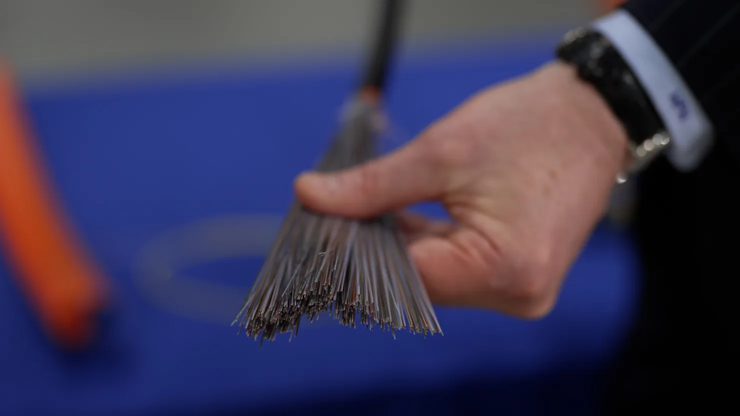 Meta 承诺 2030 年前向康宁支付 60 亿美元，用于数据中心光纤电缆采购