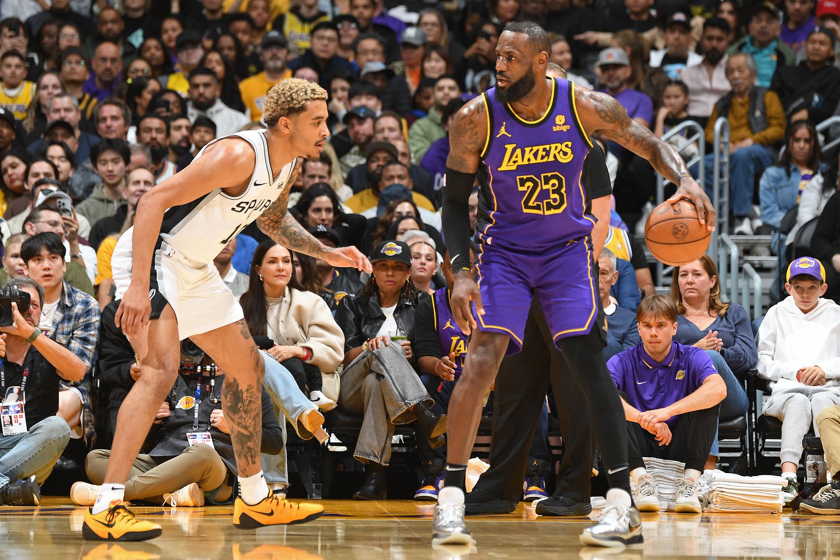 马刺正积极送走他！美记：湖人、太阳、尼克斯等多队有意得到索汉