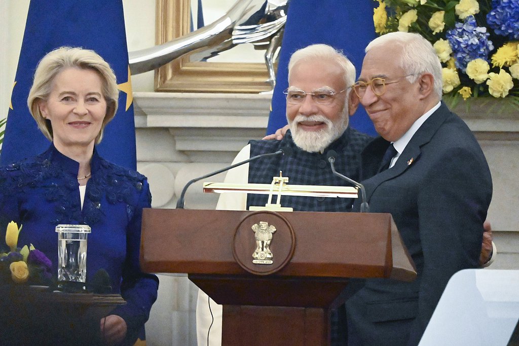 从左至右：冯德莱恩、莫迪与安东尼奥·科斯塔 图源：视觉中国