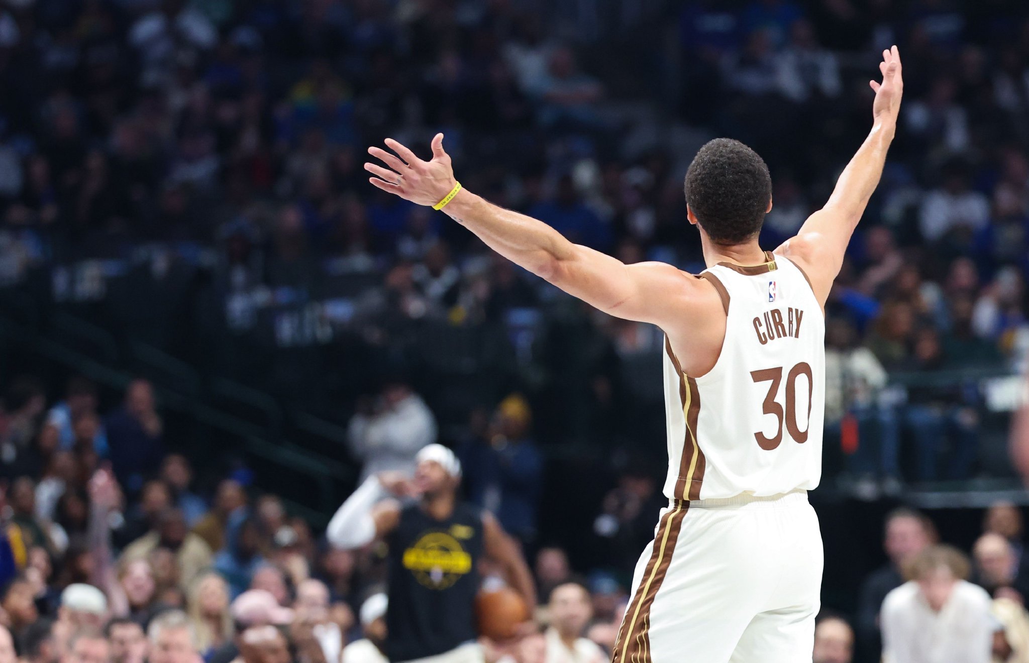 库里：我不做决策但希望有大事时被征求意见 否则不必懂所有细节