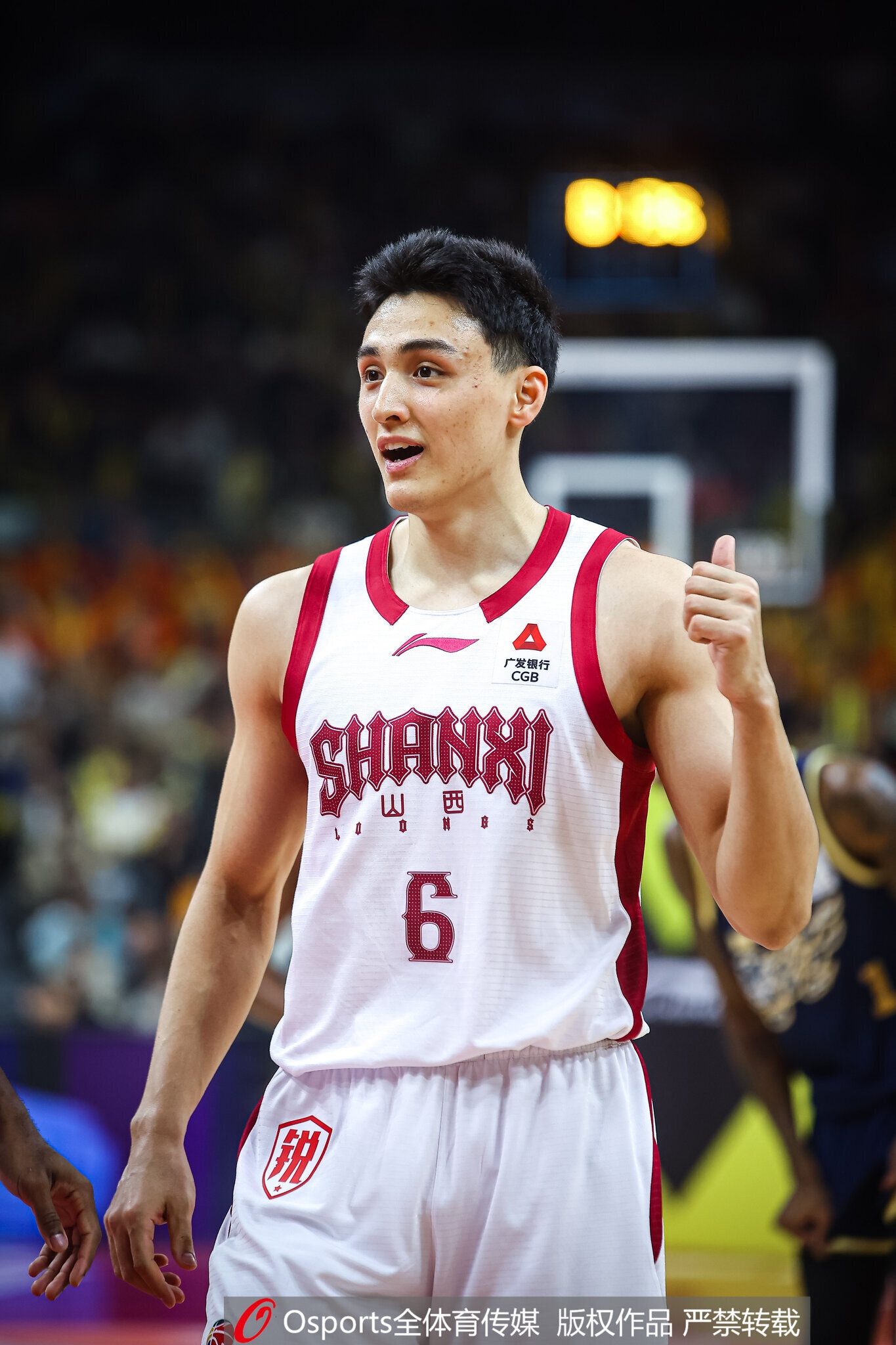 拼尽全力！于米提7中6拿到17分3板3断 三分5中4