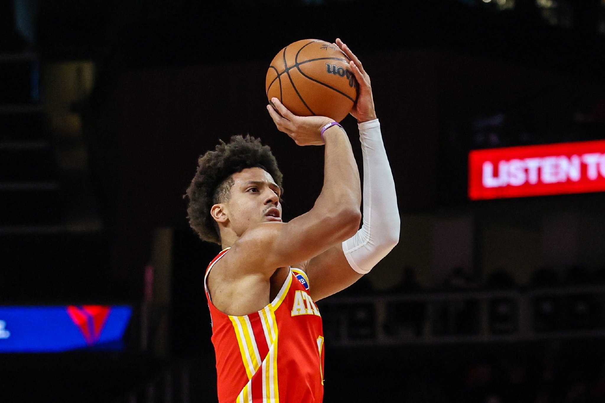 记者：老鹰建队有点穷人版24绿军的意思 接下来要针对性阵容升级